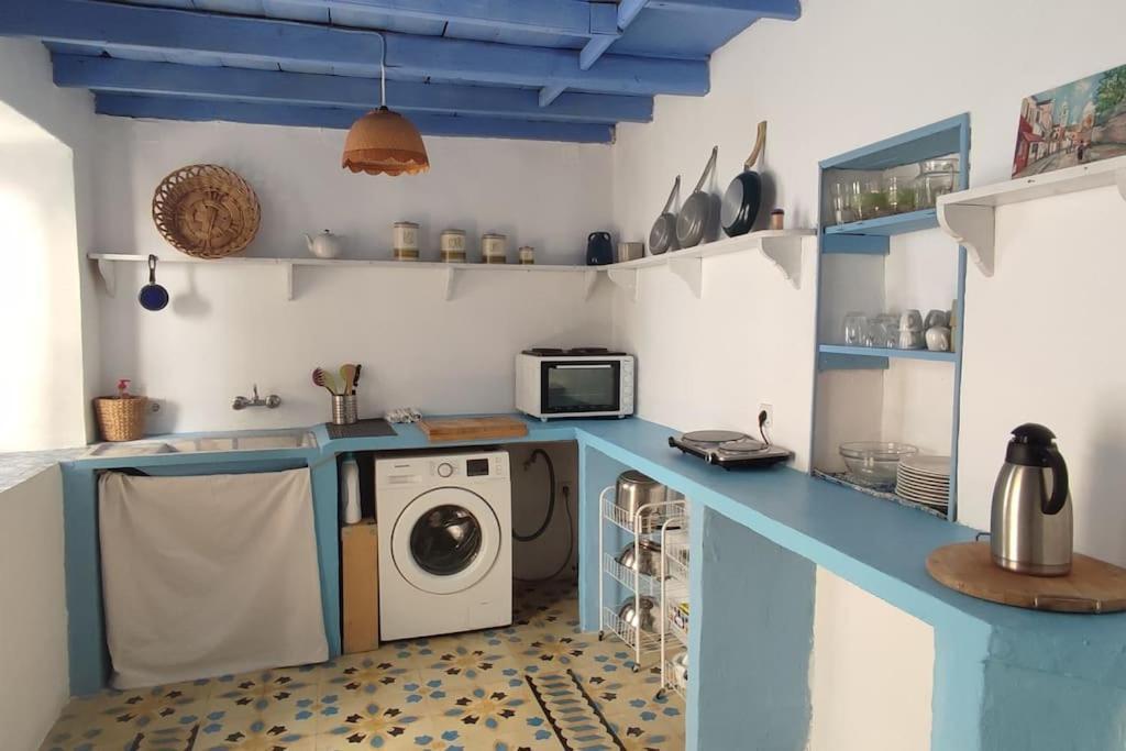 Town House With Rooftop Jacuzzi Rhodes City エクステリア 写真